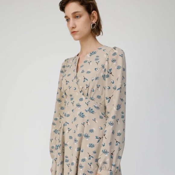 Dress - Picture 2 of 6